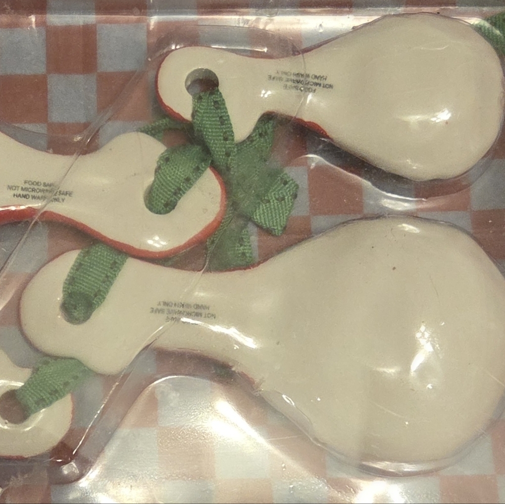 NWT Christmas Ceramic Measuring Spoon Set - Picture 2 of 3